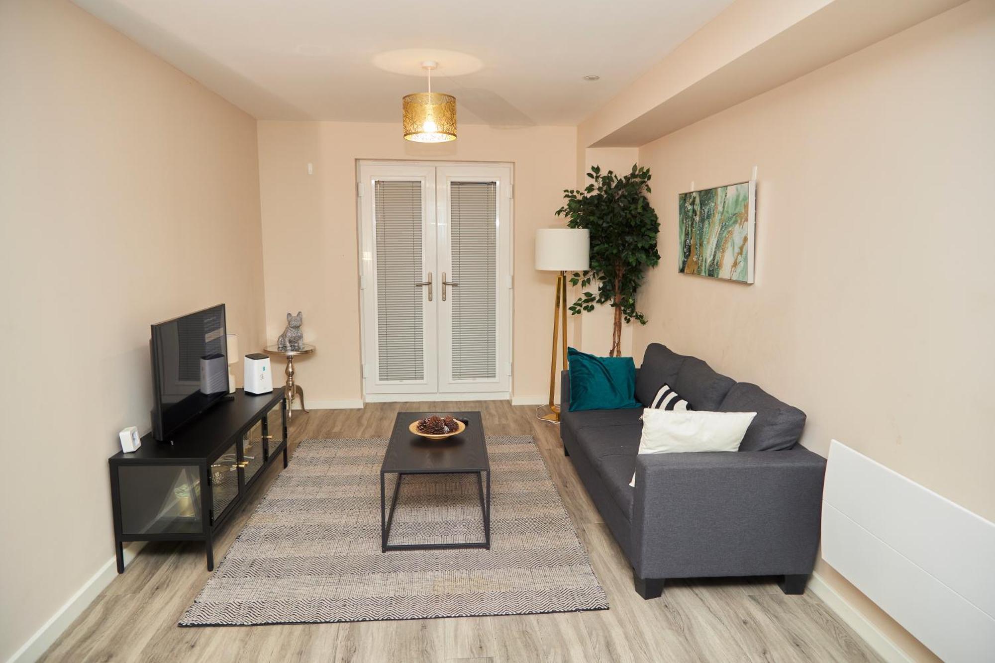 Deluxe And Cozy Two Bedroom With 1 Bathroom And Open Balcony Manchester Exterior foto