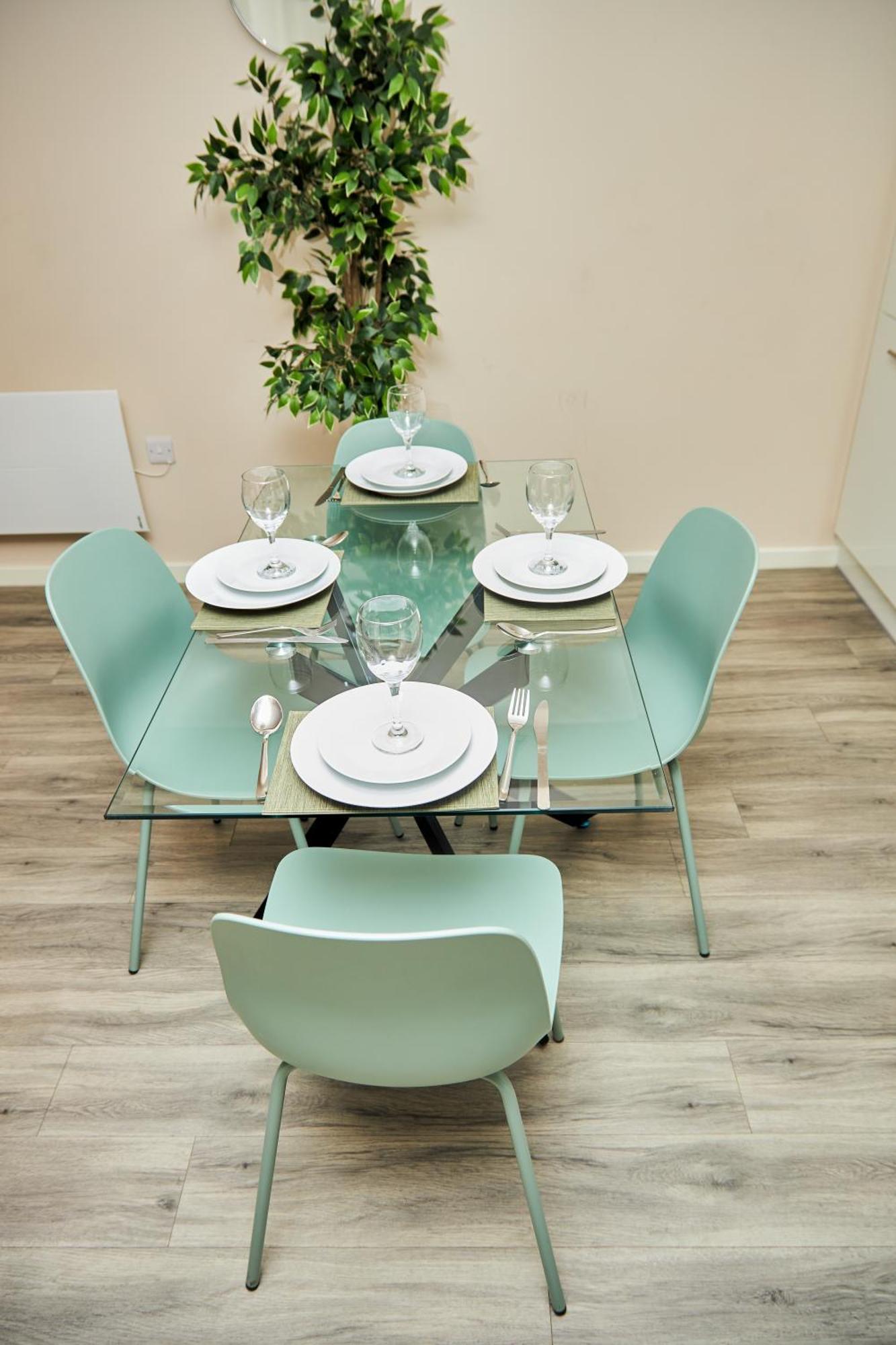 Deluxe And Cozy Two Bedroom With 1 Bathroom And Open Balcony Manchester Exterior foto