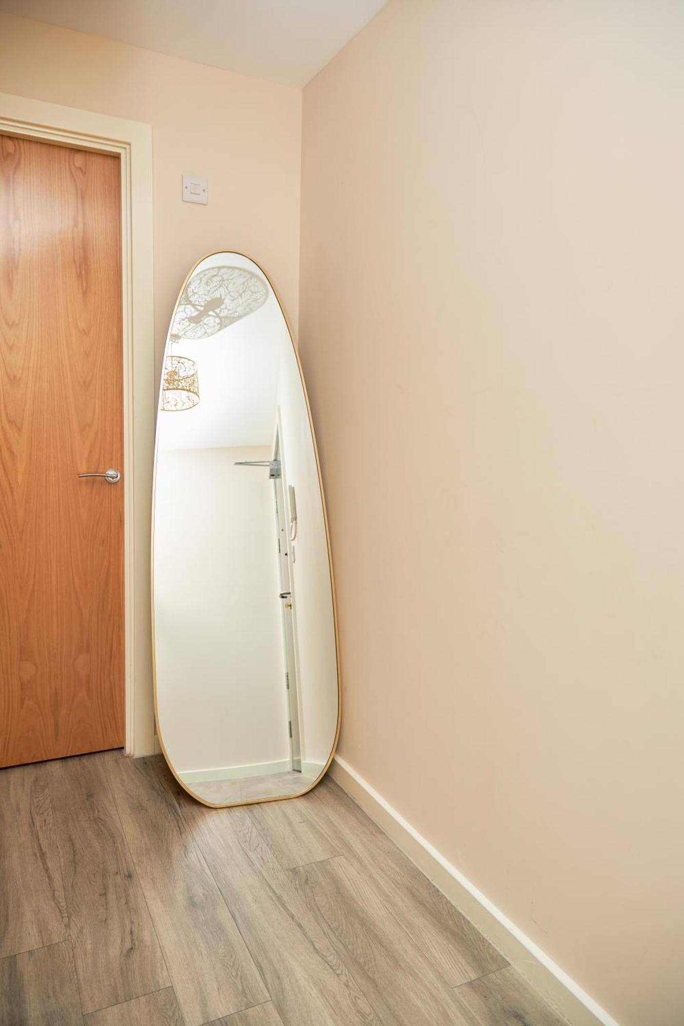 Deluxe And Cozy Two Bedroom With 1 Bathroom And Open Balcony Manchester Exterior foto